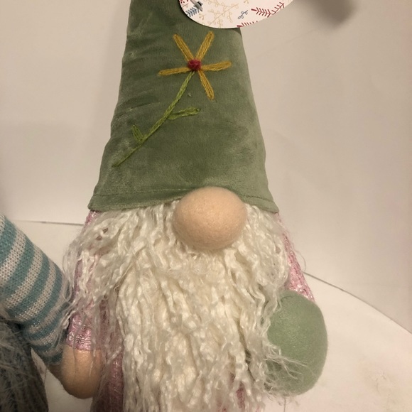 Neutral large sitting Easter Spring gnome pair - Picture 8 of 16